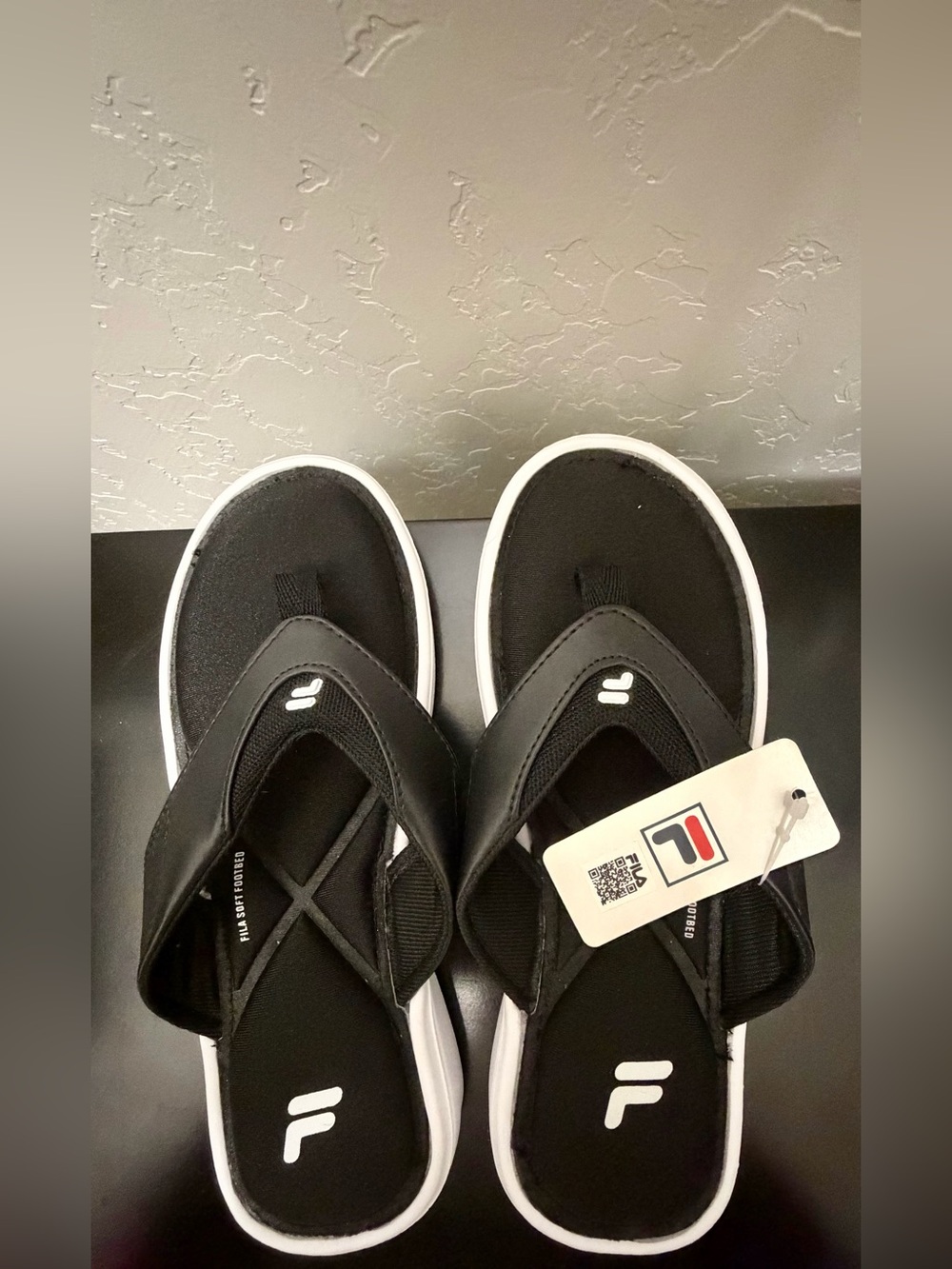 FILA Women’s Sport Thong Sandals Size 6 Black White Cushioned NWT